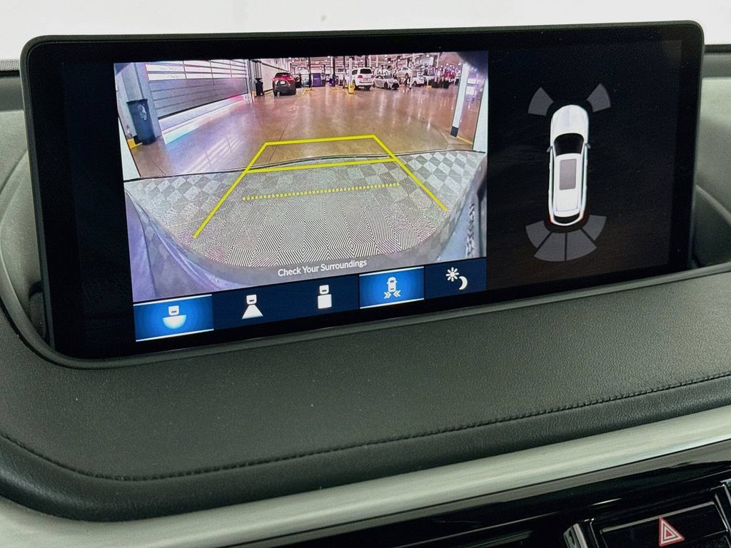 Used 2023 Acura MDX w/ Technology Package FWD image 13