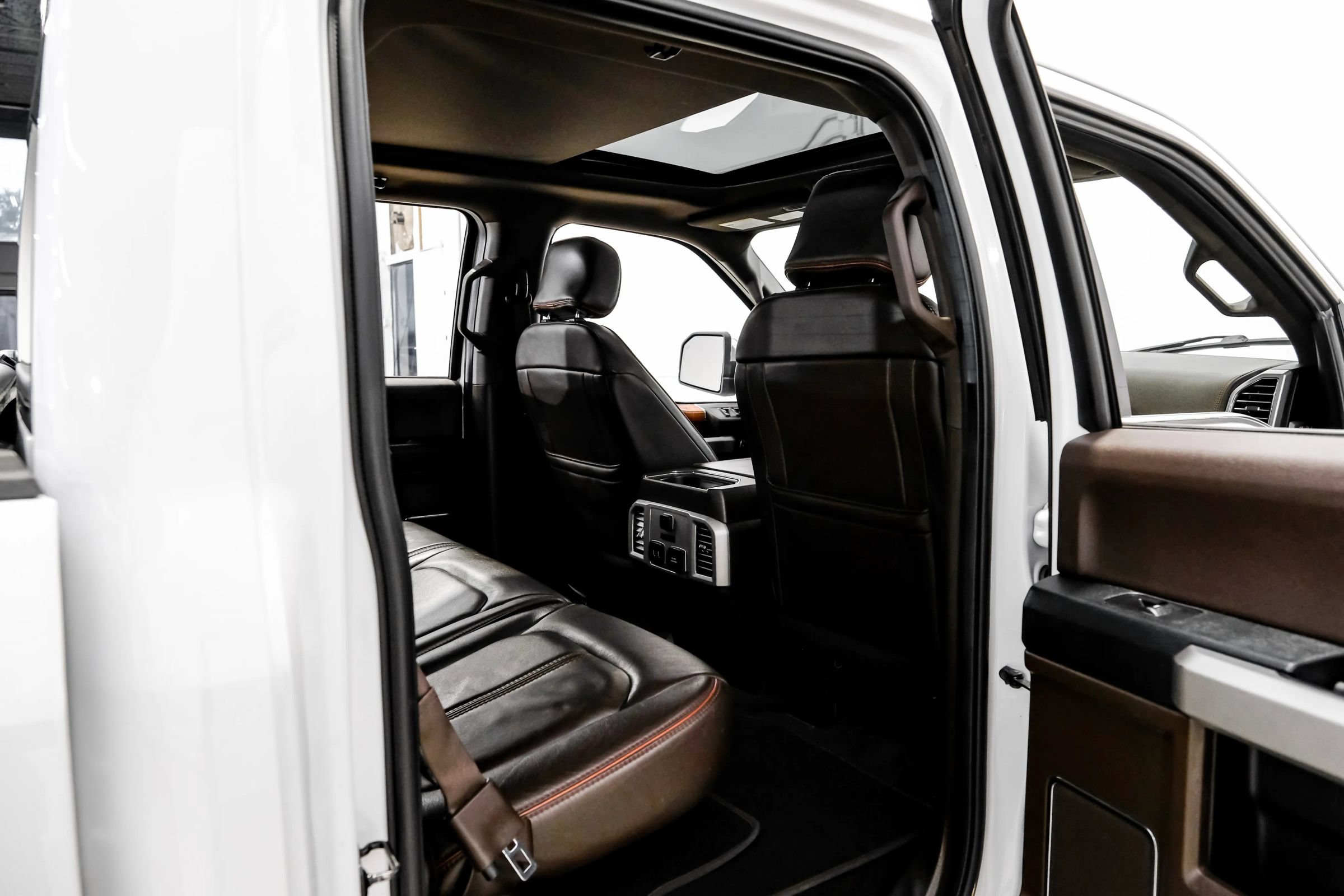 Used 2017 Ford F150 King Ranch w/ Equipment Group 601A Luxury AWD/4WD image 43