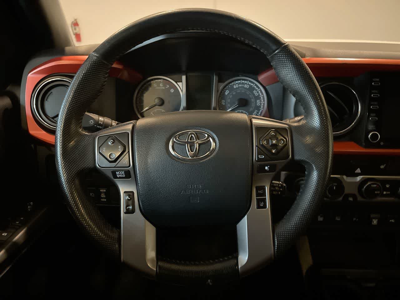 Used 2020 Toyota Tacoma Limited AWD/4WD image 14