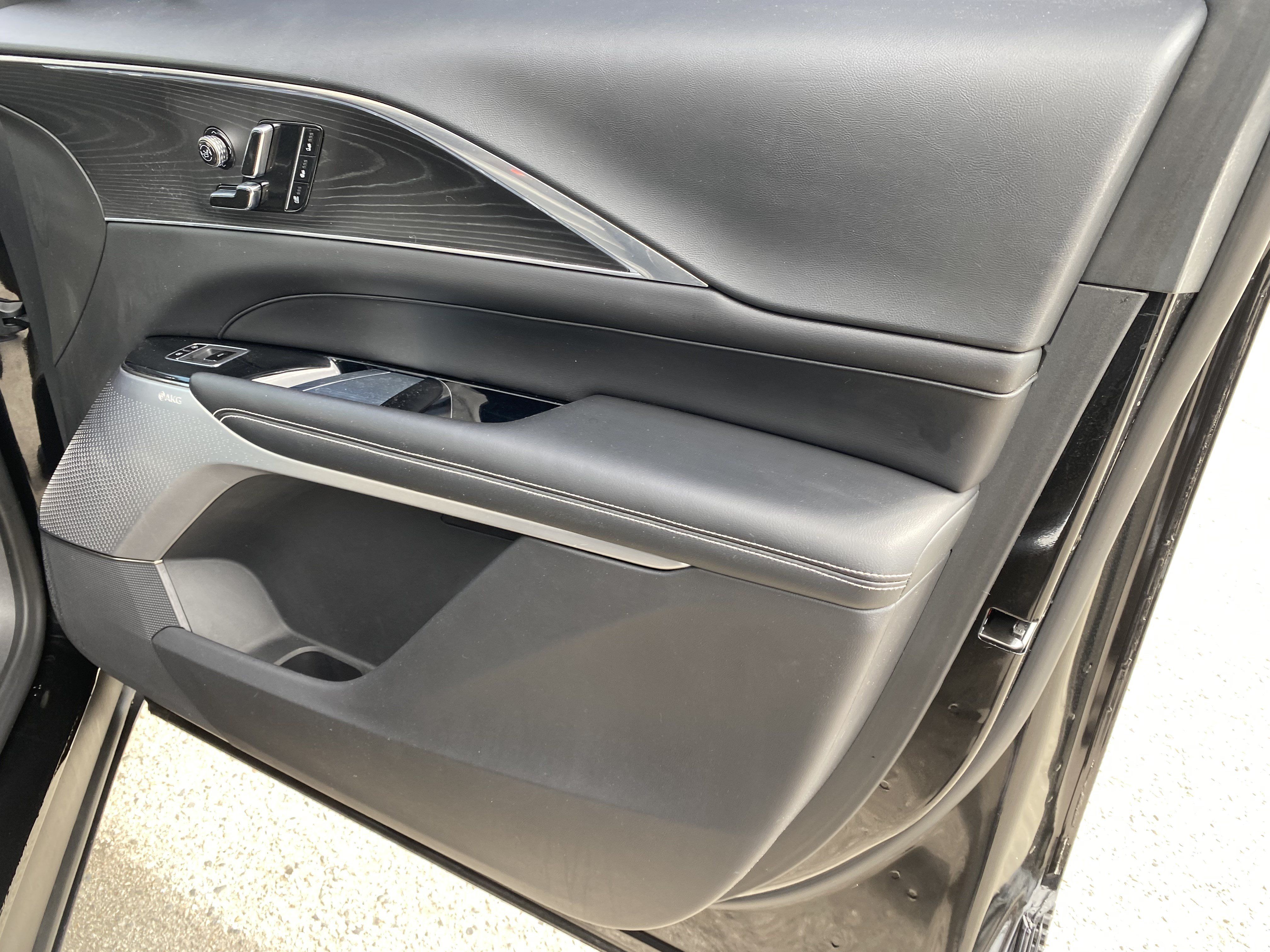 Used 2024 Cadillac Lyriq Luxury RWD image 25