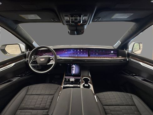 New 2025 Cadillac Escalade ESV Sport Platinum image 23