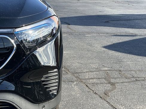 Used 2023 Mercedes-Benz EQB 300 4MATIC image 27