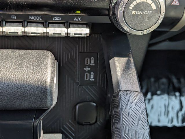 Used 2024 Toyota Tacoma SR5 AWD/4WD image 17