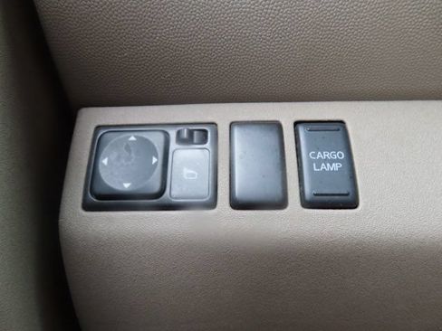 Used 2012 Nissan Frontier SV w/ SV Premium Utility Pkg AWD/4WD image 23