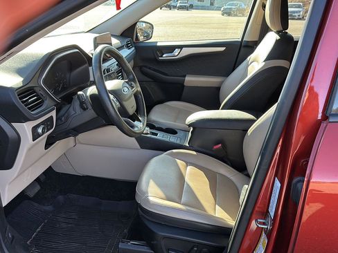 Used 2020 Ford Escape SEL image 9