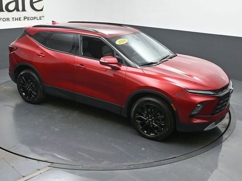 Used 2024 Chevrolet Blazer LT w/ LPO, Black Grille Bar Package FWD image 38