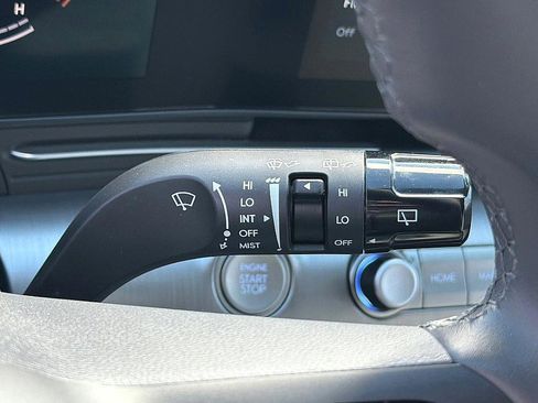 Certified 2025 Hyundai Kona SEL image 18