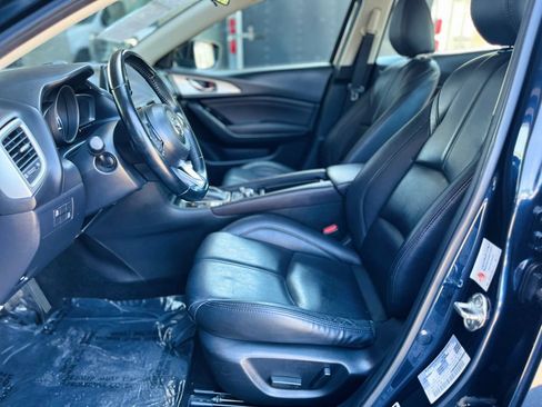 Used 2018 MAZDA MAZDA3 Touring FWD image 48
