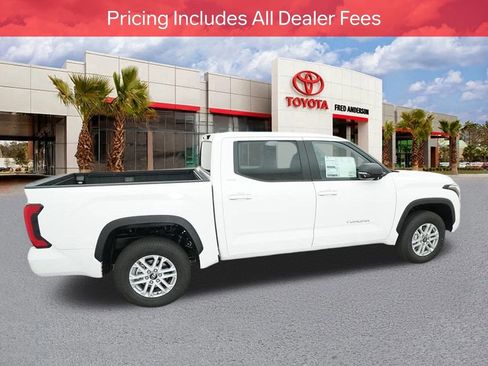 Used 2025 Toyota Tundra SR5 AWD/4WD image 12