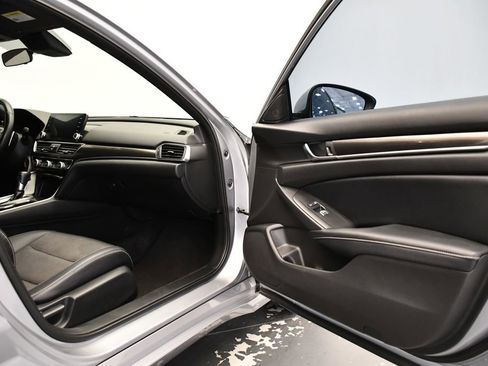 Used 2018 Honda Accord Sport image 43