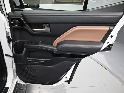 Certified 2025 Toyota 4Runner Limited image 36