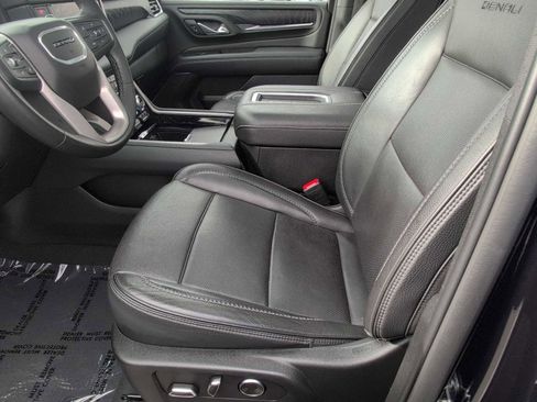 Used 2024 GMC Yukon XL Denali image 17