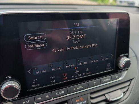 Used 2022 Nissan Altima 2.5 SV FWD image 18