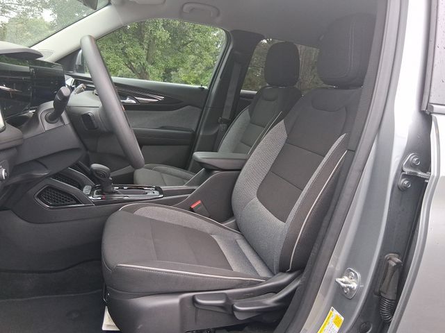 Used 2025 Chevrolet TrailBlazer LT AWD/4WD image 11