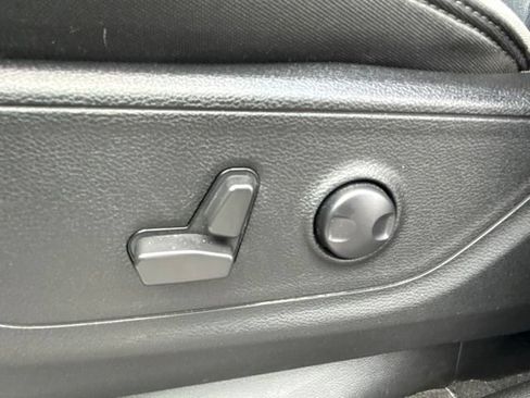 Used 2022 RAM 1500 Big Horn AWD/4WD image 13