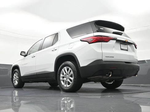 Used 2023 Chevrolet Traverse LS FWD image 27
