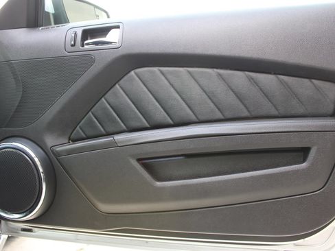 Used 2011 Ford Mustang GT Premium RWD image 14
