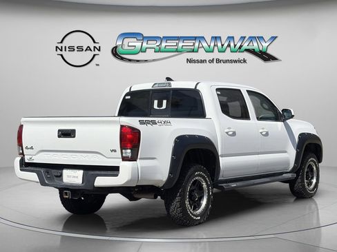 Used 2020 Toyota Tacoma SR AWD/4WD image 7