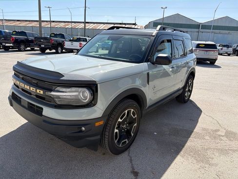 Used 2023 Ford Bronco Sport Outer Banks w/ Tech Package AWD/4WD image 2