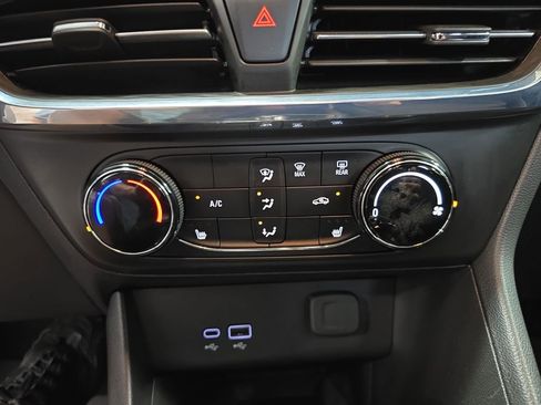 Certified 2025 Buick Encore GX Preferred w/ Comfort Package AWD/4WD image 25