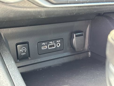 Used 2024 Nissan Sentra SV FWD image 33