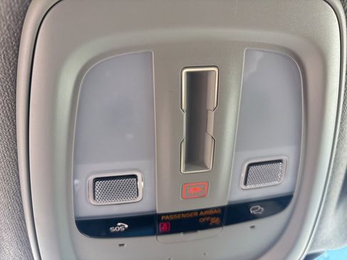 Certified 2025 Volvo XC40 B5 Plus image 29