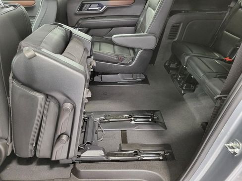 Used 2025 GMC Yukon XL Denali image 24