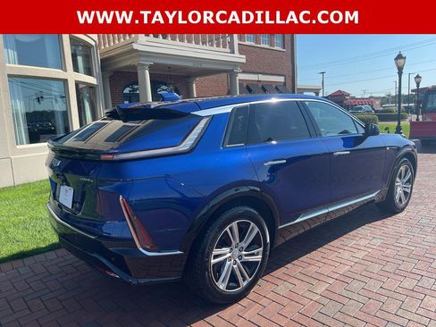 Used 2024 Cadillac Lyriq Tech AWD/4WD image 8