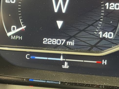 Used 2023 GMC Yukon Denali image 5