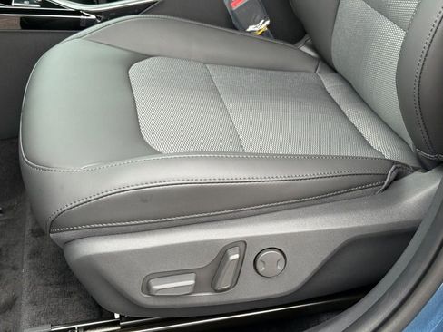 New 2026 Kia Niro EX image 17