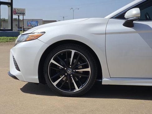 Used 2019 Toyota Camry XSE FWD image 27