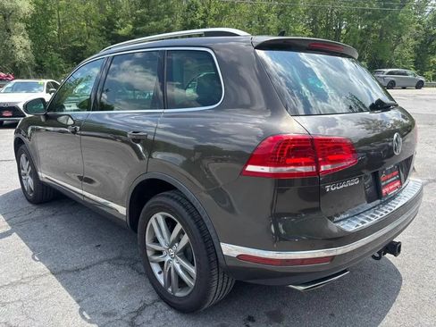 Used 2016 Volkswagen Touareg TDI AWD/4WD image 6