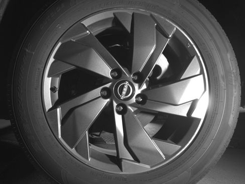 Used 2025 Nissan Rogue SV FWD image 14