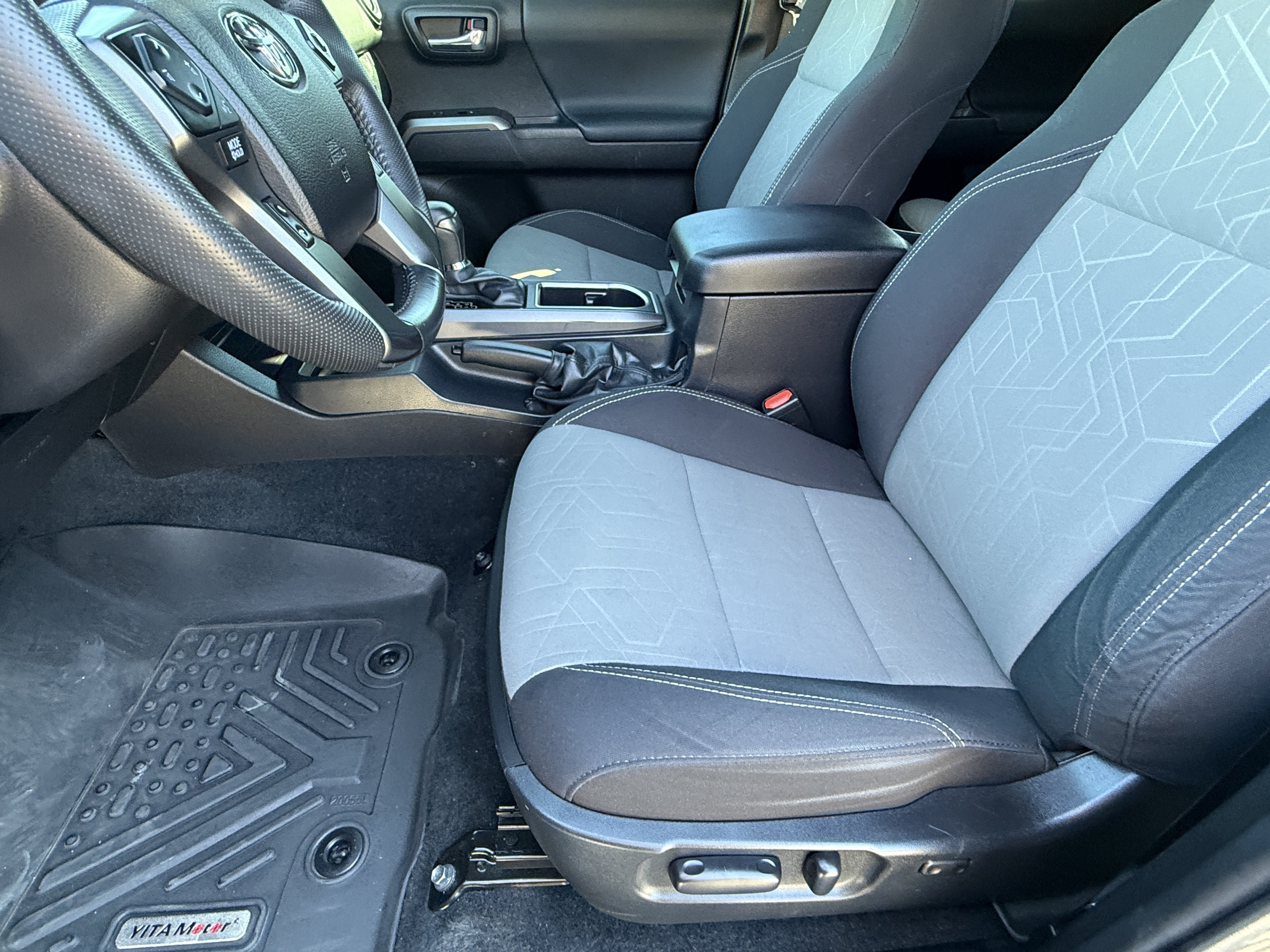 Used 2022 Toyota Tacoma TRD Sport w/ Technology Package AWD/4WD image 20