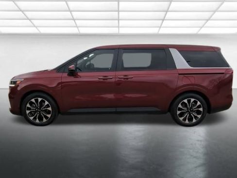 Used 2024 Kia Carnival EX image 26