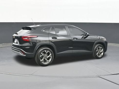 Used 2026 Chevrolet Trax LT w/ LT Convenience Package FWD image 15