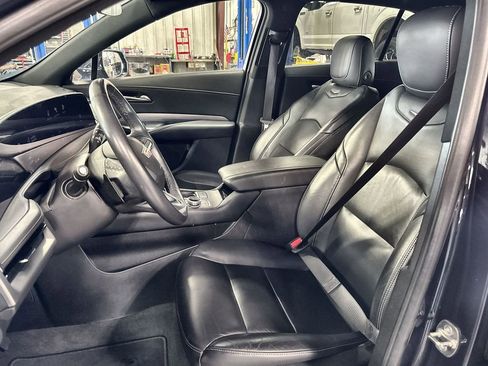 Used 2024 Cadillac XT4 Premium Luxury image 12