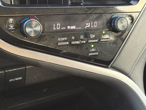 Used 2024 Toyota Camry XLE FWD image 25