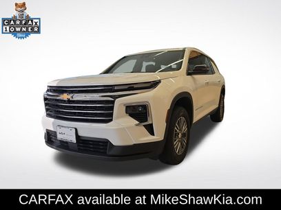 Used 2024 Chevrolet Traverse LT