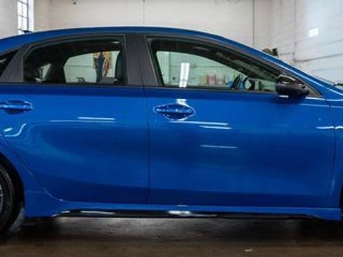 Used 2023 Kia Forte GT-Line w/ GT-Line Premium Package FWD image 5