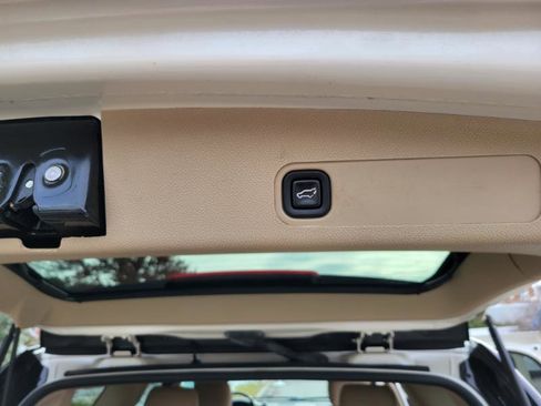 Used 2014 GMC Yukon Denali image 27