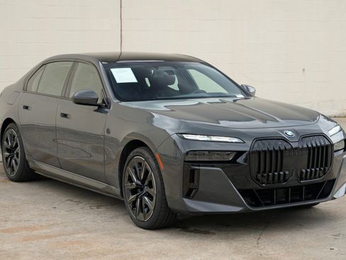 Used 2024 BMW i7 eDrive50 w/ M Sport Package RWD image 70