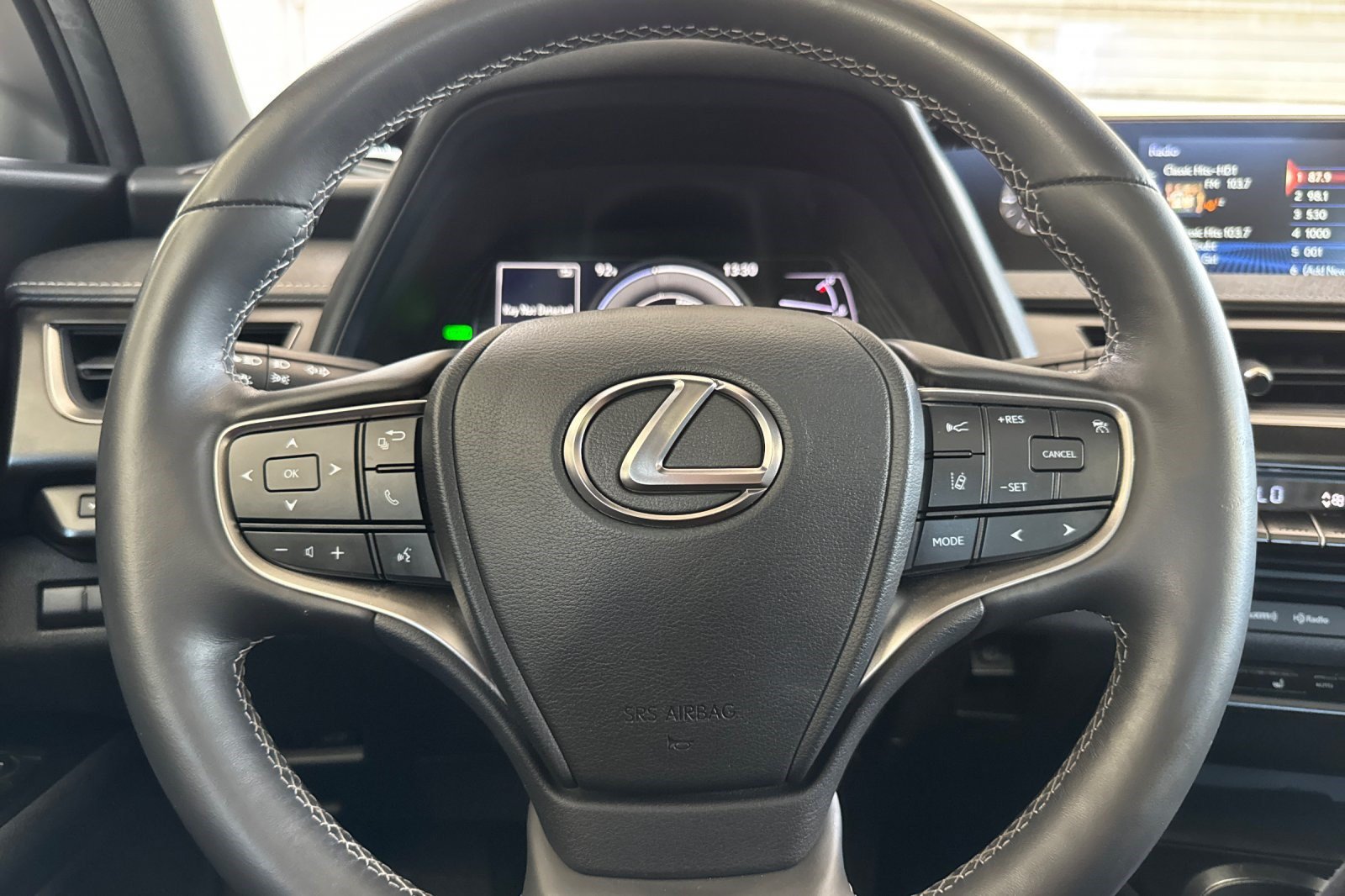 Used 2019 Lexus UX 250h w/ Premium Package AWD/4WD image 29