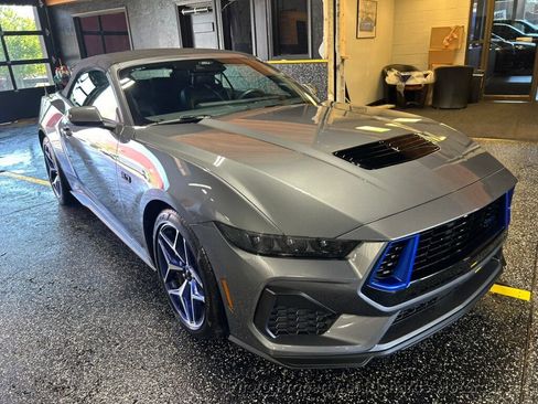 Used 2025 Ford Mustang GT Premium w/ GT Performance Package RWD image 9
