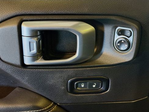 Used 2022 Jeep Wrangler Sahara image 15