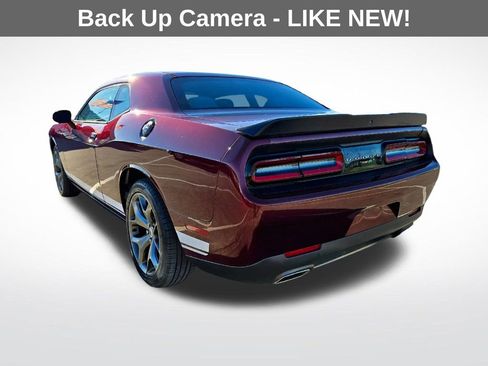Used 2017 Dodge Challenger SXT image 6