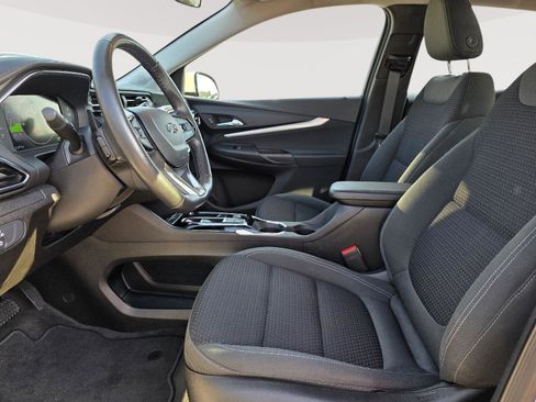 Used 2022 Chevrolet Bolt EUV LT w/ Comfort Package image 11