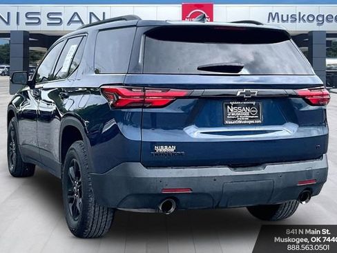 Used 2022 Chevrolet Traverse LT FWD image 4
