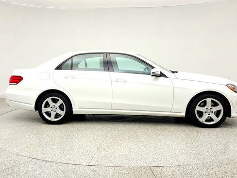 Used 2016 Mercedes-Benz E 350 4MATIC Sedan image 4