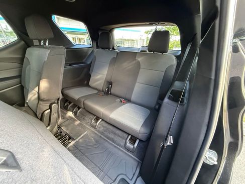 Used 2023 Chevrolet Traverse LT w/ LPO, Floor Liner Package AWD/4WD image 24